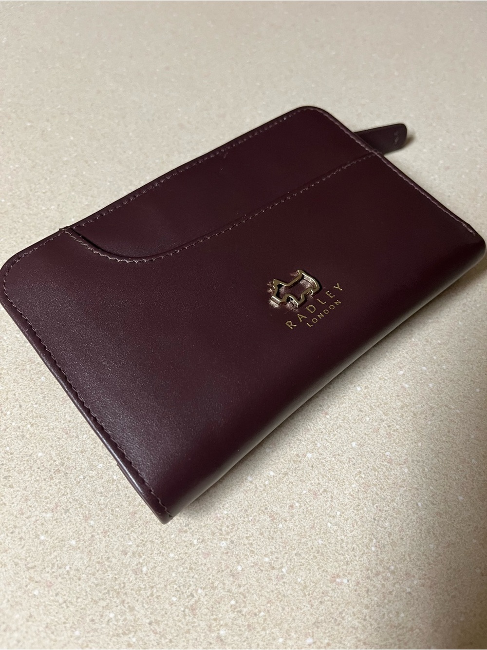 RADLEY LONDON Burgundy Leather Wallet with curved front pocket - Picture 2 of 6